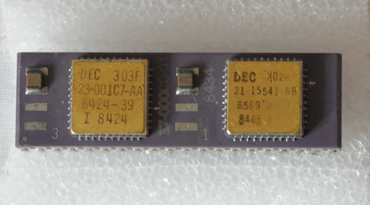 Vintage Intel IC chip P2101A-4 